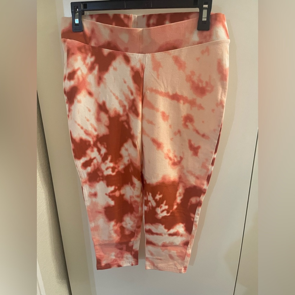 Torrid Pink and Red Tie-Dye Leggings